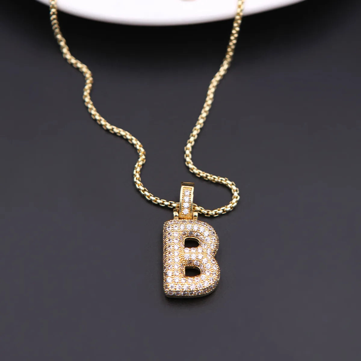 Simple Style Shiny Letter Copper 18k Gold Plated Zircon Pendant Necklace In Bulk