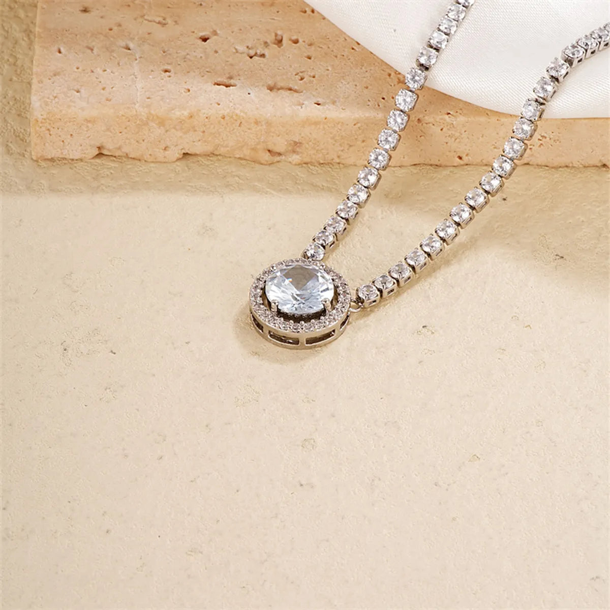 Simple Style Shiny Round Copper Plating Inlay Zircon Silver Plated Rings Necklace