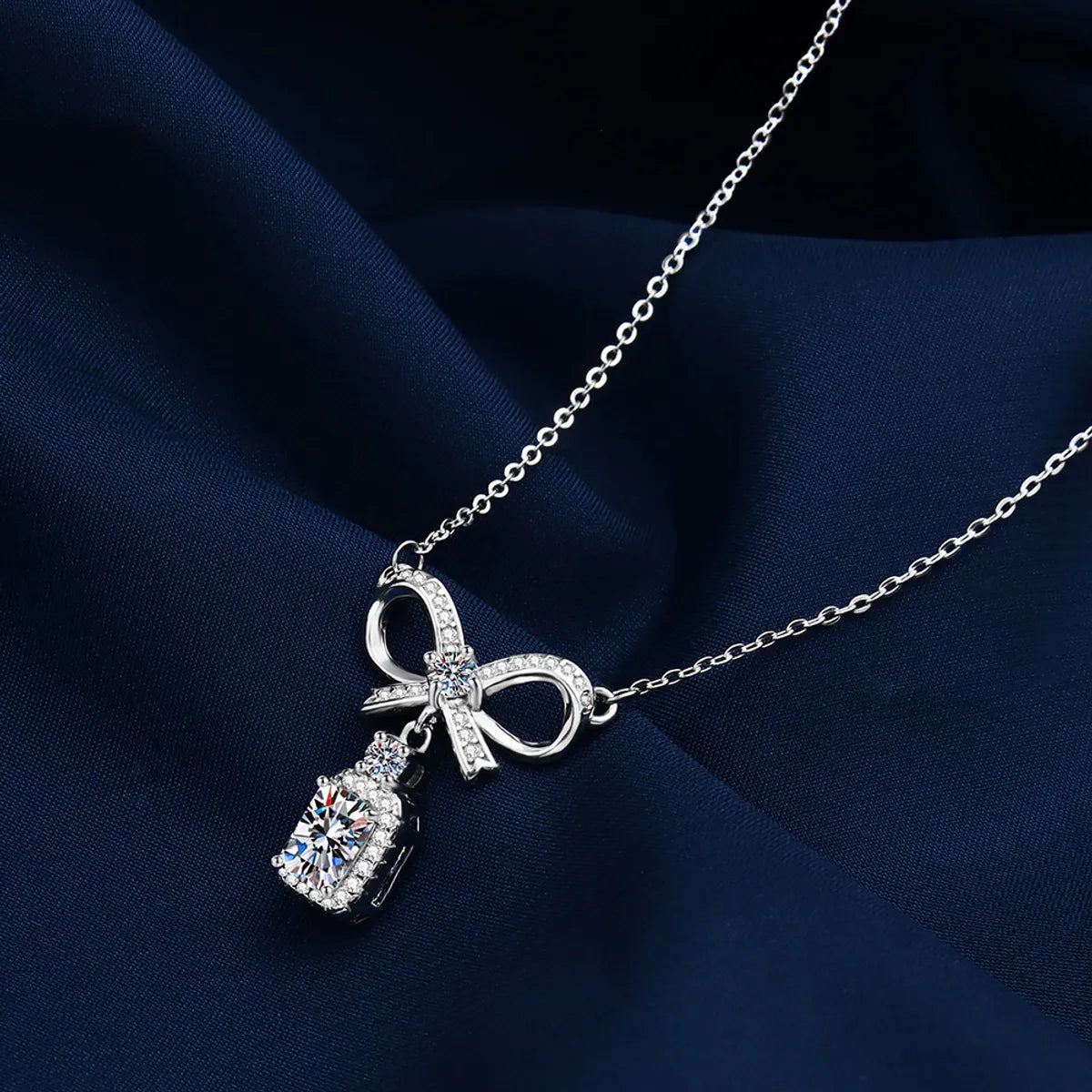 Simple Style Shiny Round Water Droplets Bow Knot Copper Plating Inlay Zircon Silver Plated Pendant Necklace Necklace Pendant