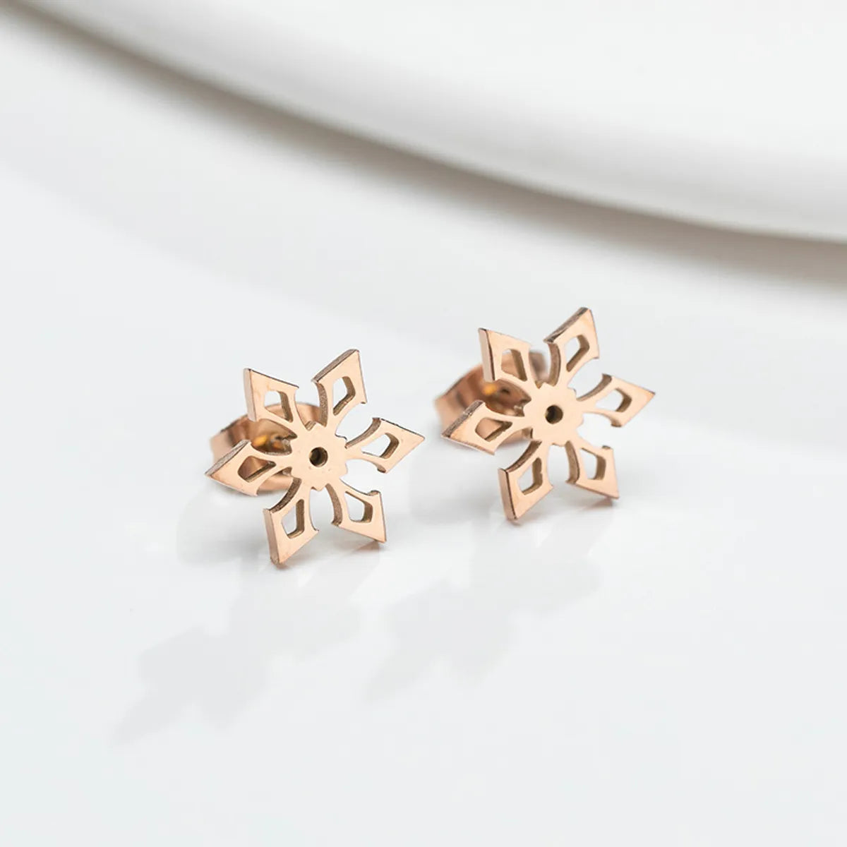 Simple Style Snowflake Stainless Steel Ear Studs Plating No Inlaid Stainless Steel Earrings