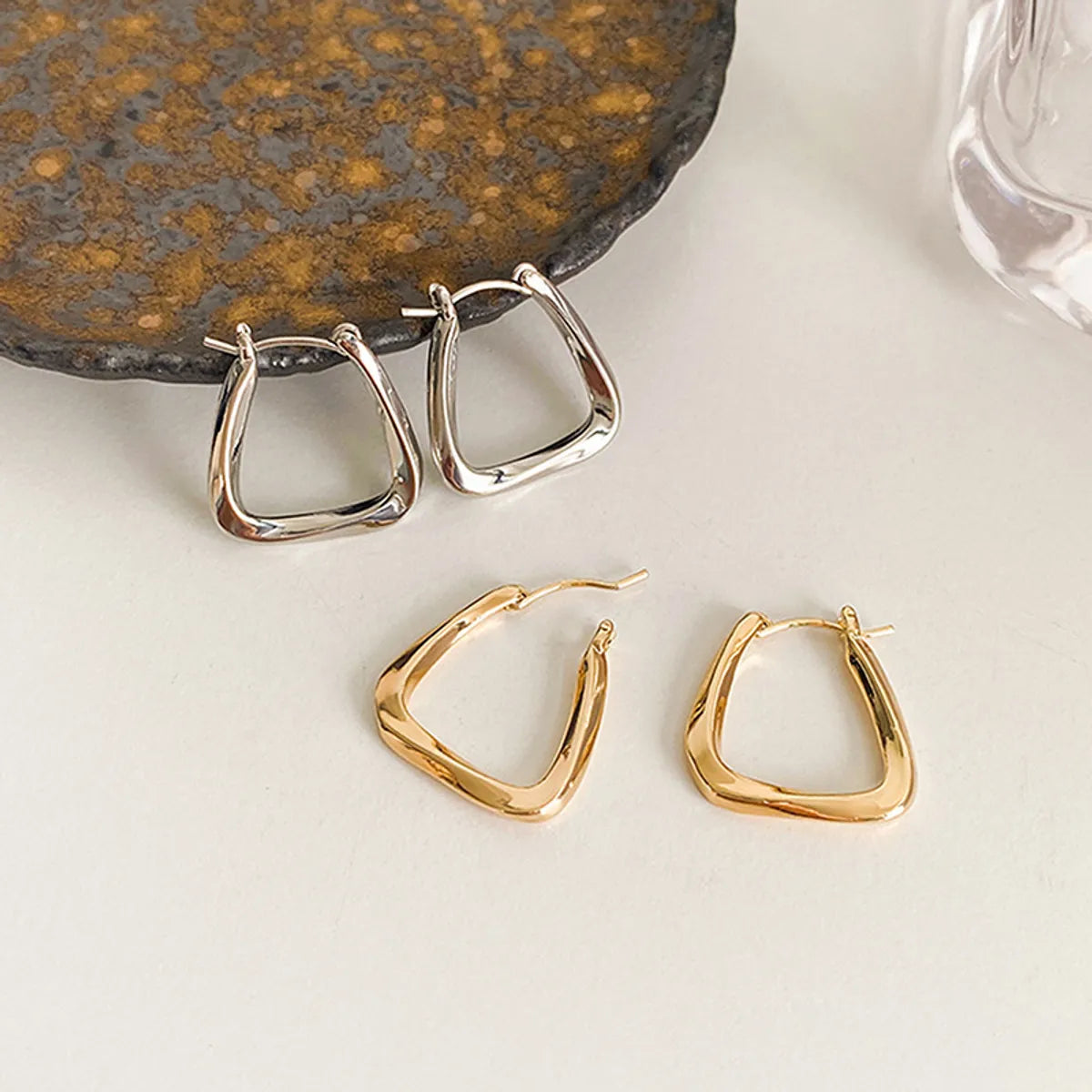 Simple Style Solid Color Alloy Women'S Hoop Earrings