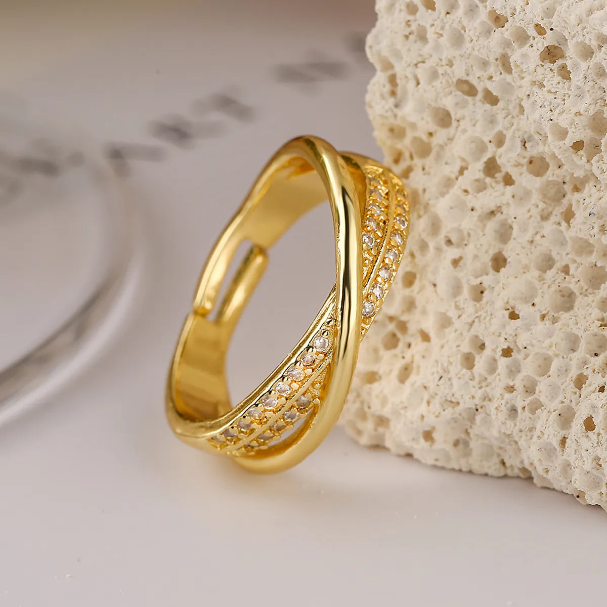 Simple Style Solid Color Copper Plating Inlay Zircon Gold Plated Open Rings