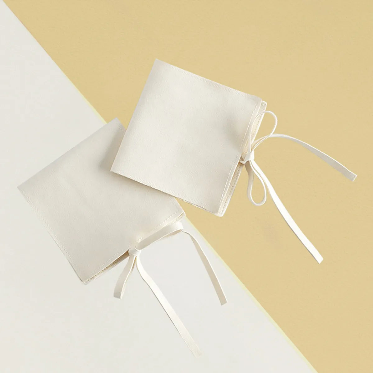 Simple Style Solid Color Flannel Jewelry Packaging Bags