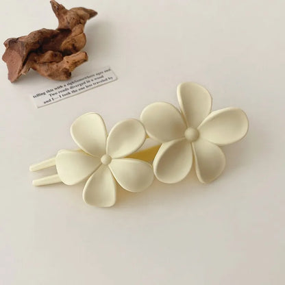 Simple Style Solid Color Flower Plastic Hair Clip