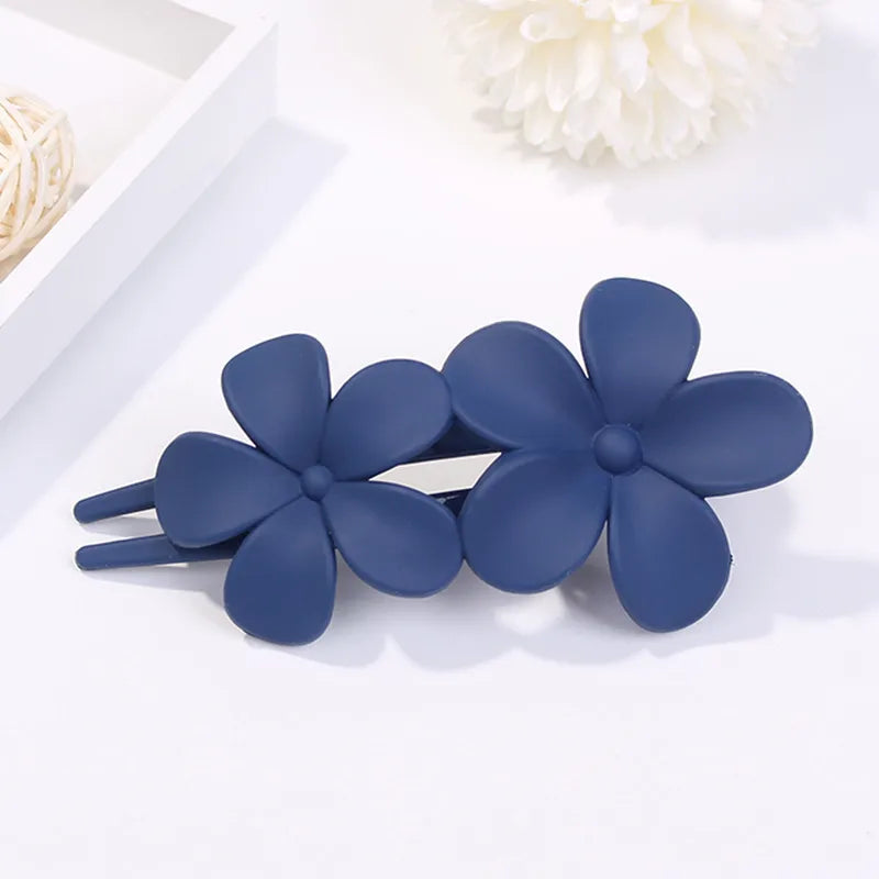 Simple Style Solid Color Flower Plastic Hair Clip