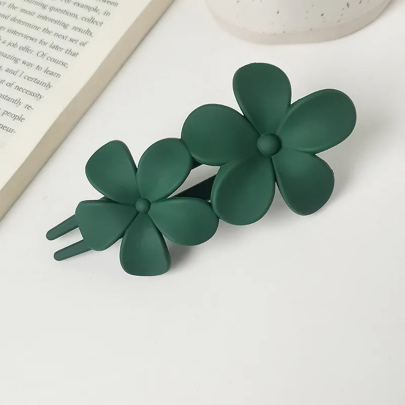 Simple Style Solid Color Flower Plastic Hair Clip