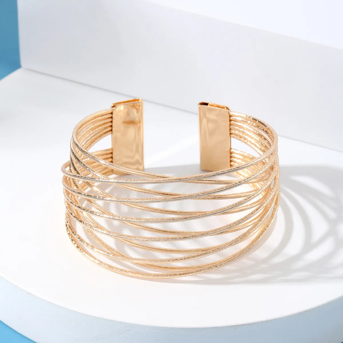 Simple Style Solid Color Gold Plated Alloy Wholesale Bangle