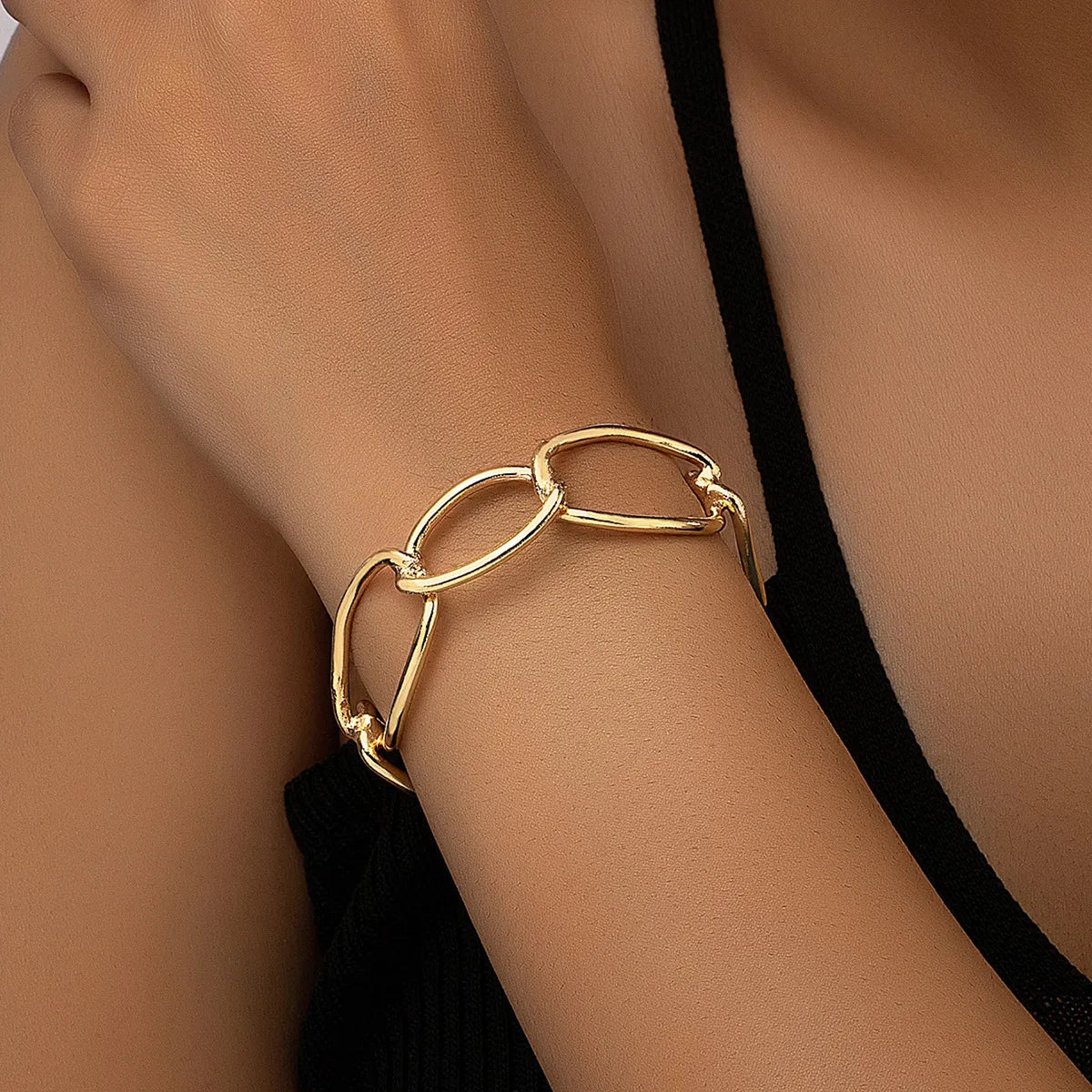 Simple Style Solid Color Metal Plating Gold Plated Women's Bracelets