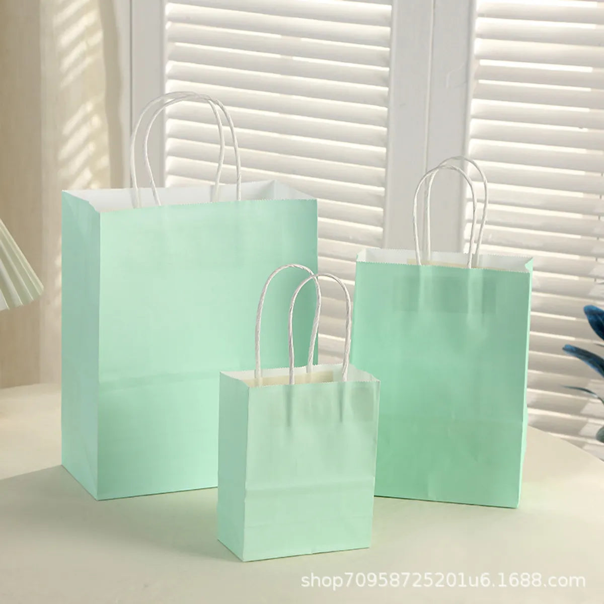 Simple Style Solid Color Paper Daily Gift Bags 1 Piece