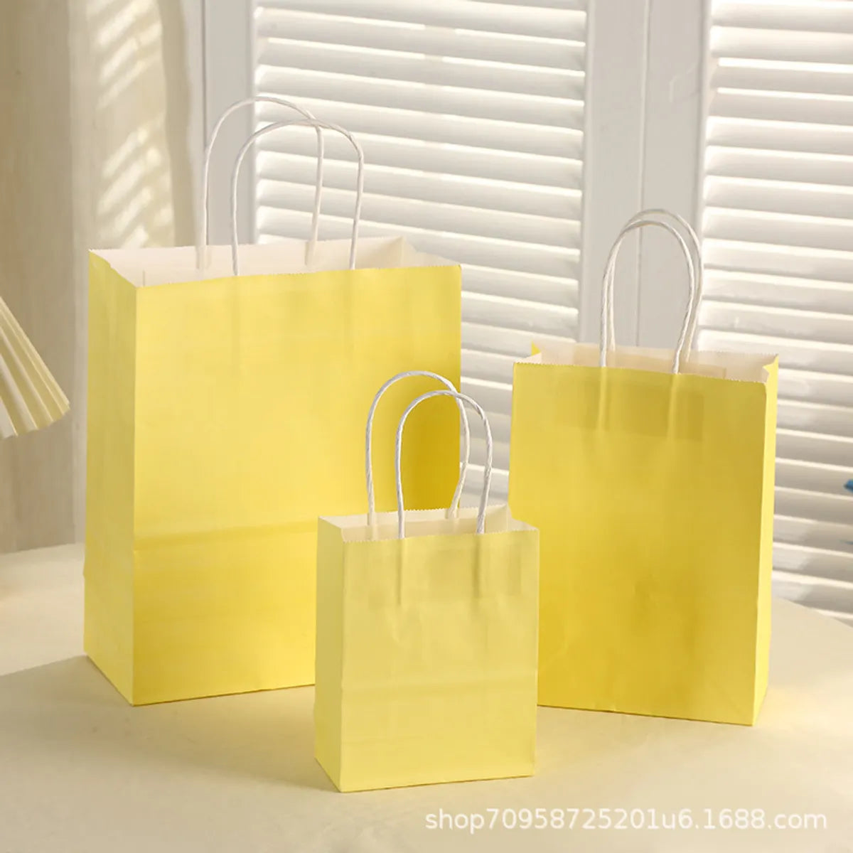 Simple Style Solid Color Paper Daily Gift Bags 1 Piece