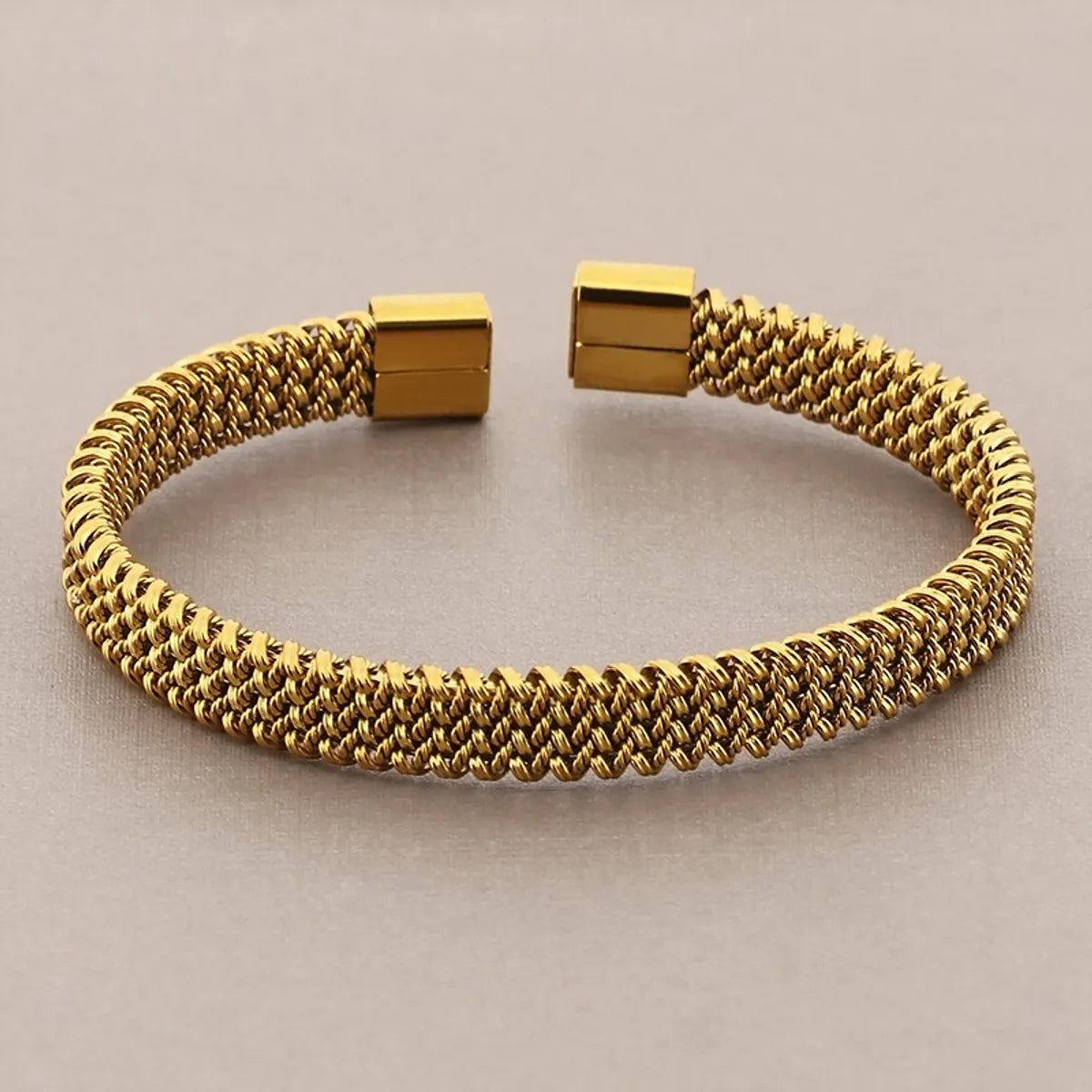 Simple Style Solid Color Stainless Steel 18K Gold Plated Bangle In Bulk