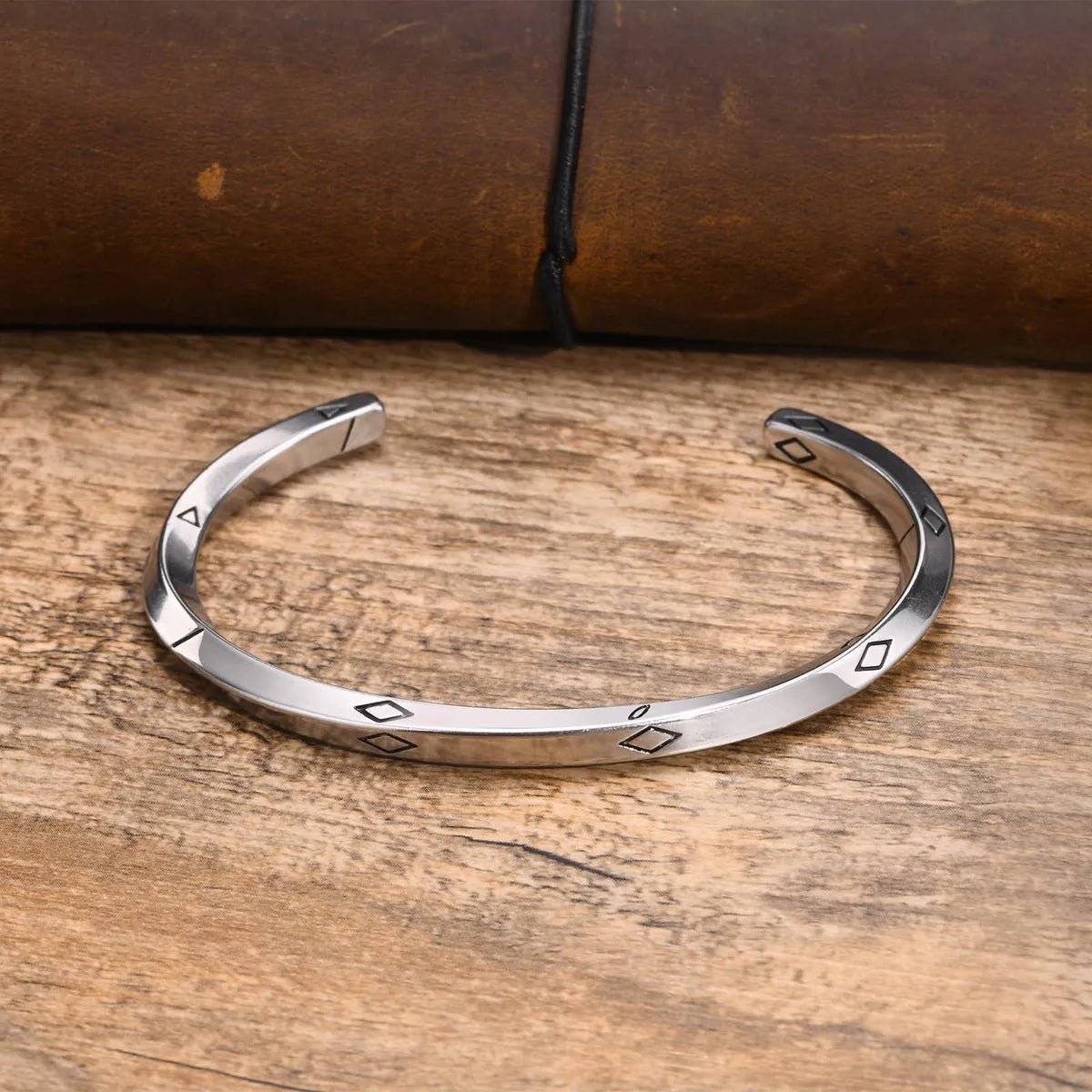 Simple Style Solid Color Stainless Steel Handmade Bangle