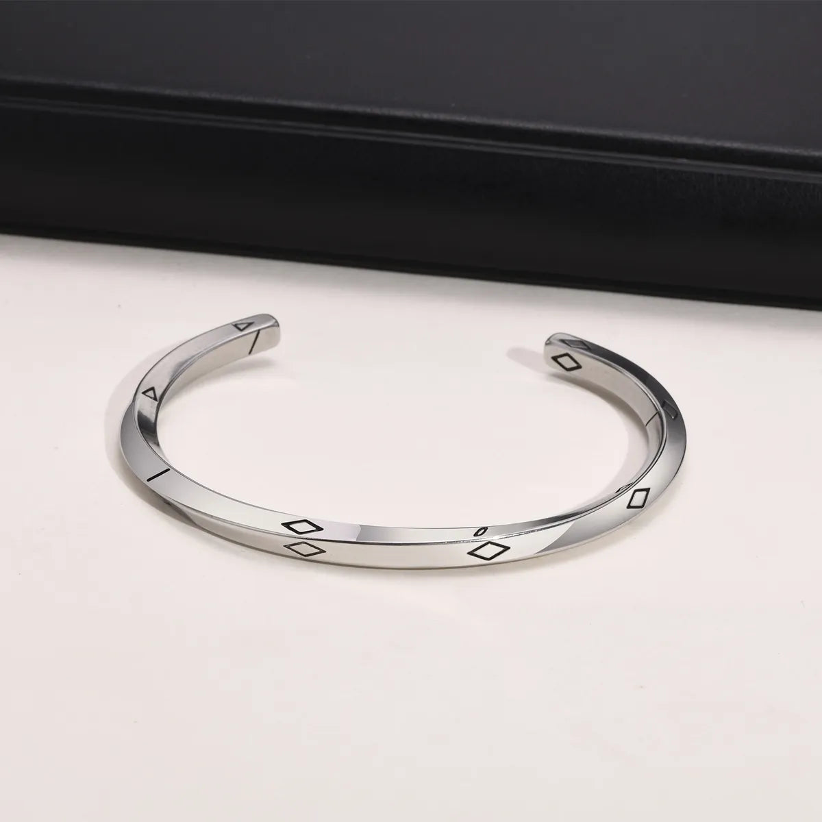 Simple Style Solid Color Stainless Steel Handmade Bangle