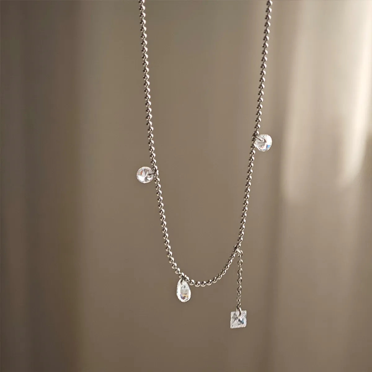 Simple Style Solid Color Stainless Steel Inlay Rhinestones Necklace