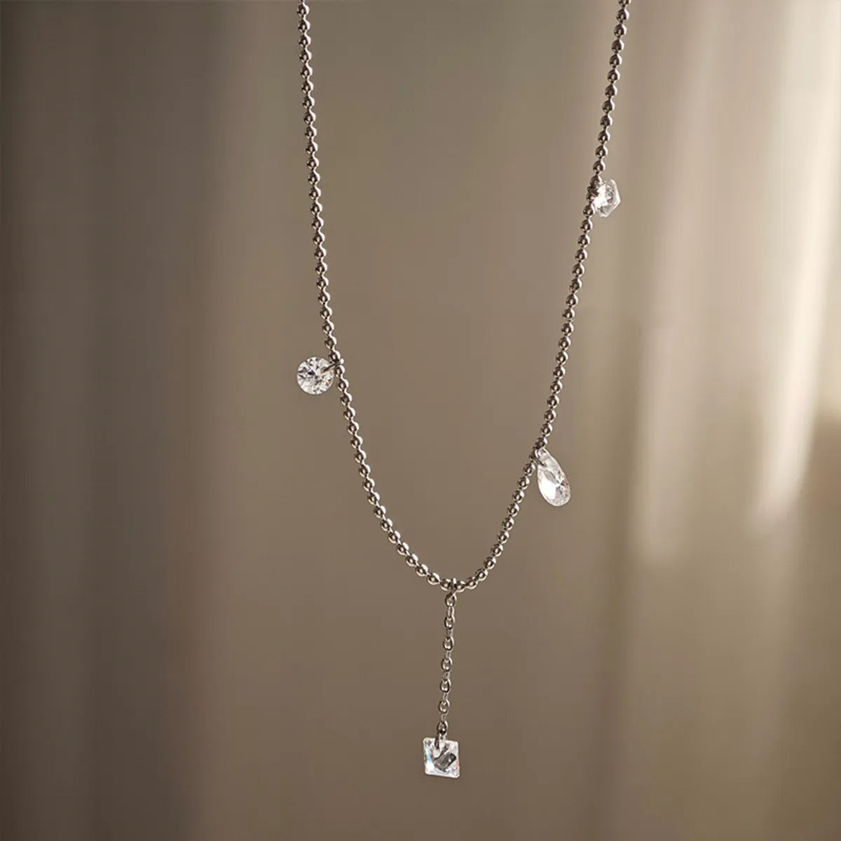 Simple Style Solid Color Stainless Steel Inlay Rhinestones Necklace