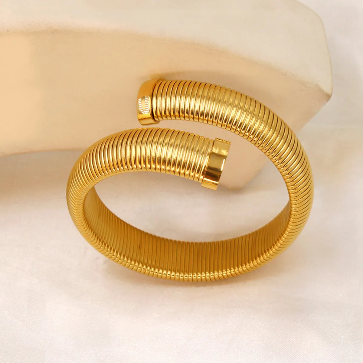 Simple Style Solid Color Stainless Steel Plating 18k Gold Plated Bangle