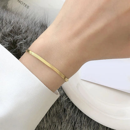 Simple Style Solid Color Stainless Steel Plating 18k Gold Plated Bracelets