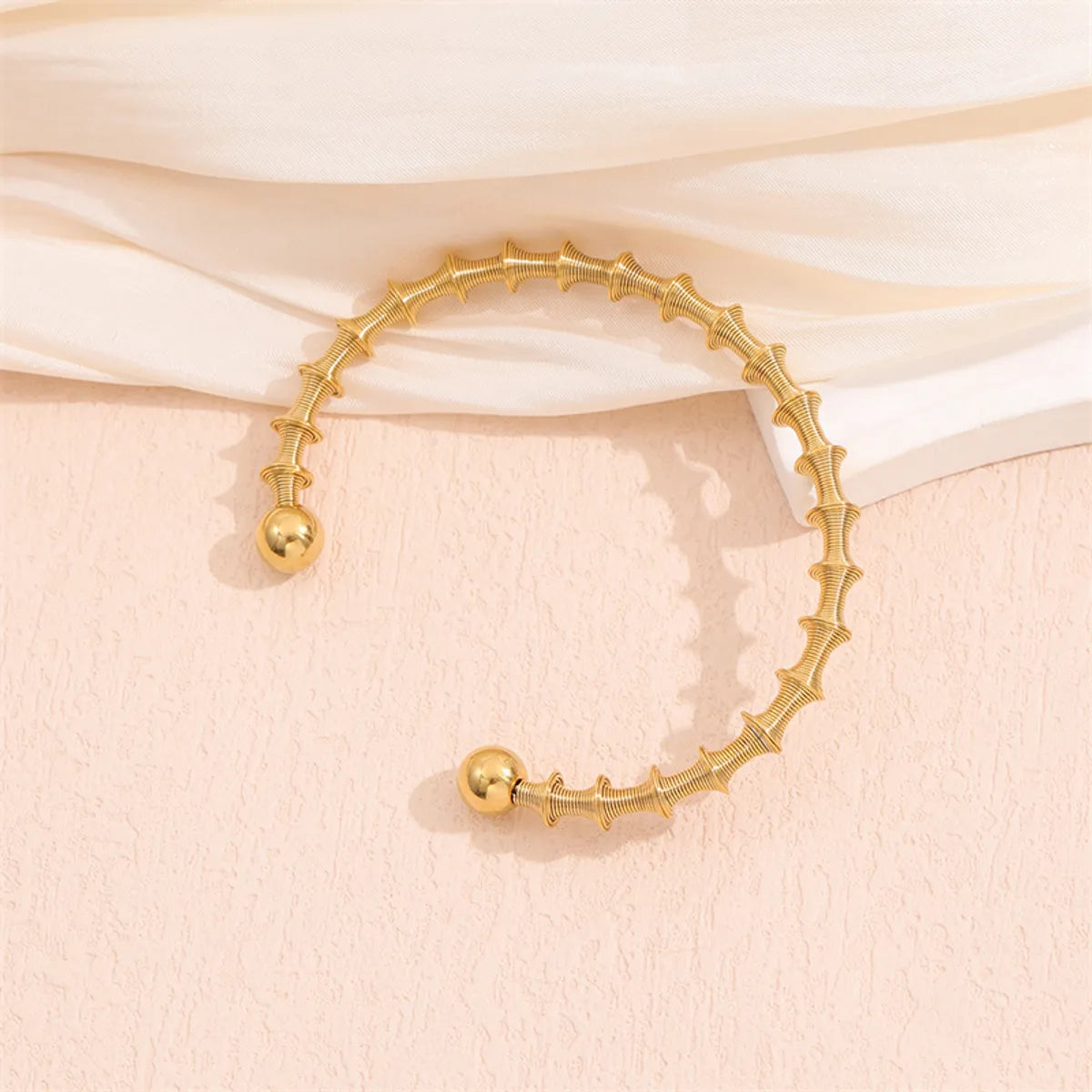 Simple Style Solid Color 201 Stainless Steel 18K Gold Plated Bracelets In Bulk