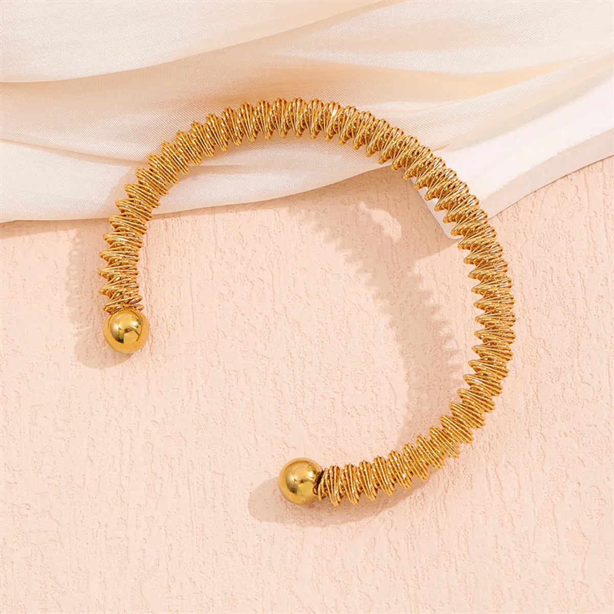 Simple Style Solid Color 201 Stainless Steel 18K Gold Plated Bracelets In Bulk