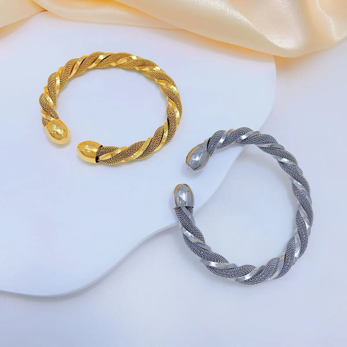 Simple Style Solid Color Stainless Steel Plating Gold Plated Bangle