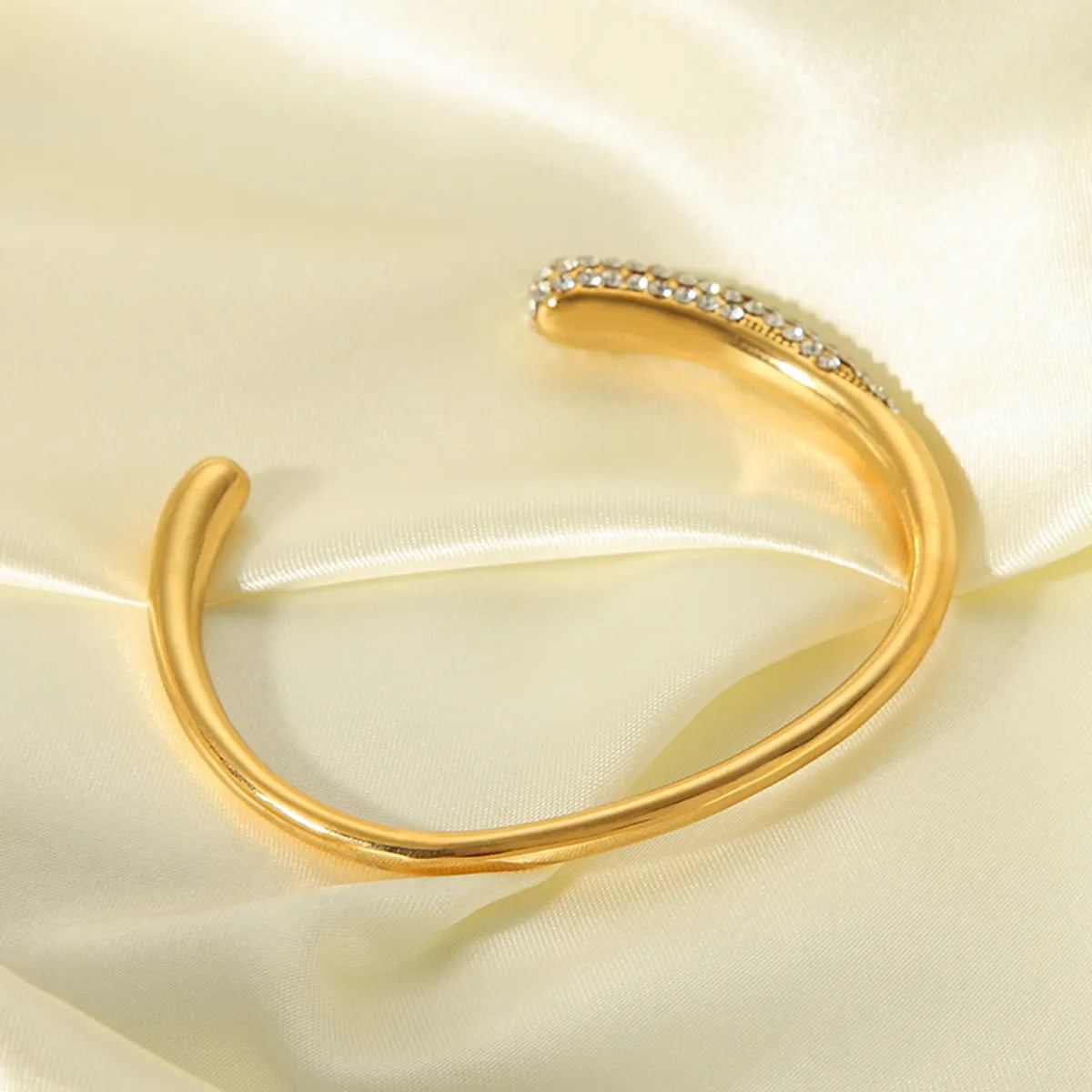 Simple Style Solid Color Stainless Steel Plating Inlay Rhinestones 18k Gold Plated Bangle