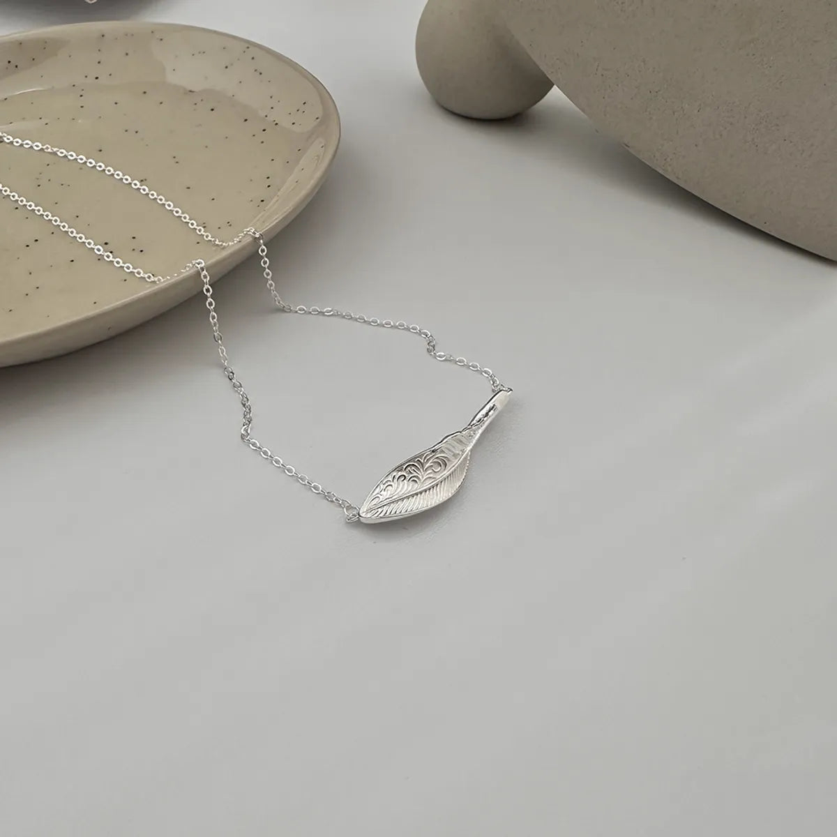 Simple Style Solid Color Sterling Silver Pendant Necklace In Bulk