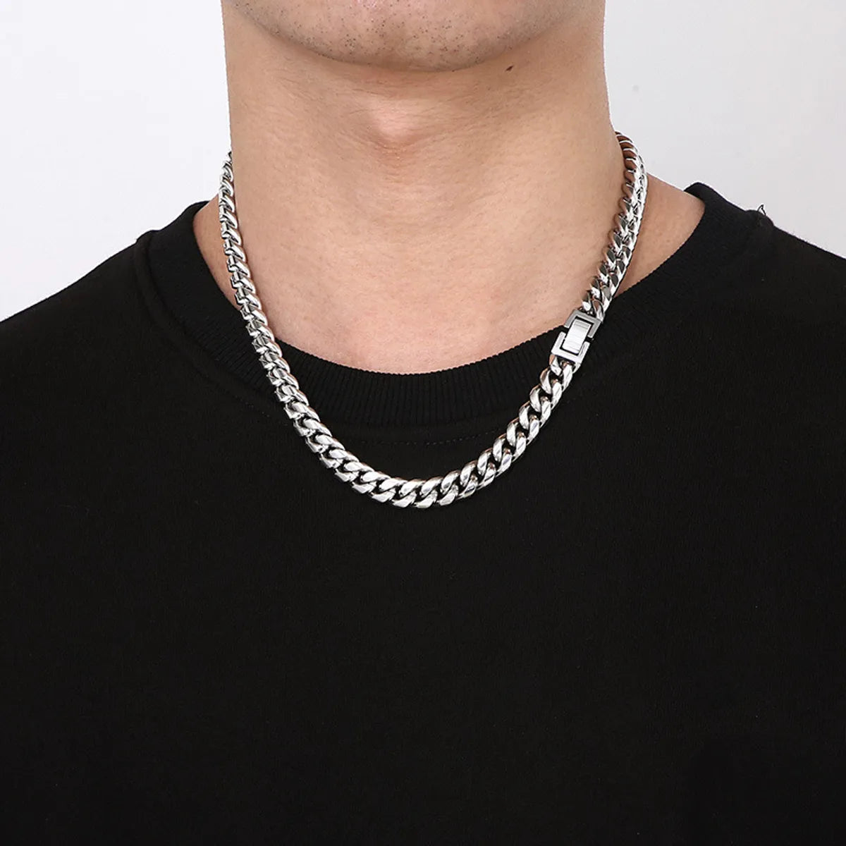 Simple Style Solid Color Titanium Steel Chain Men'S Necklace