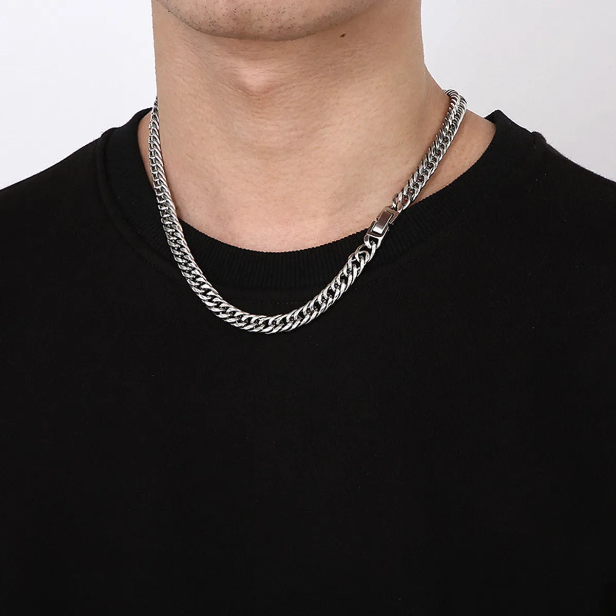 Simple Style Solid Color Titanium Steel Chain Men'S Necklace