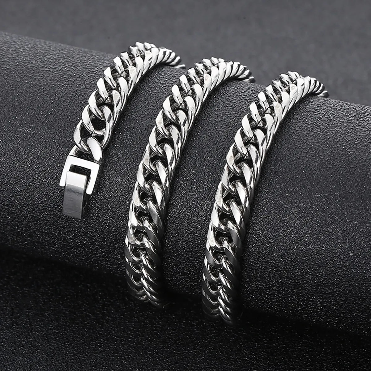 Simple Style Solid Color Titanium Steel Chain Men'S Necklace