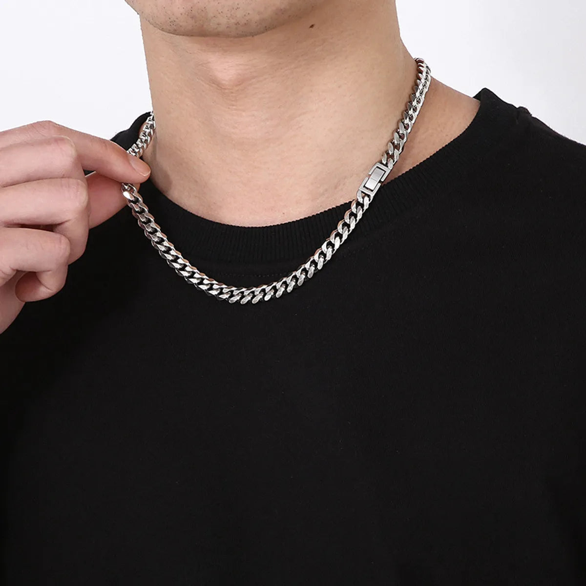 Simple Style Solid Color Titanium Steel Chain Men'S Necklace