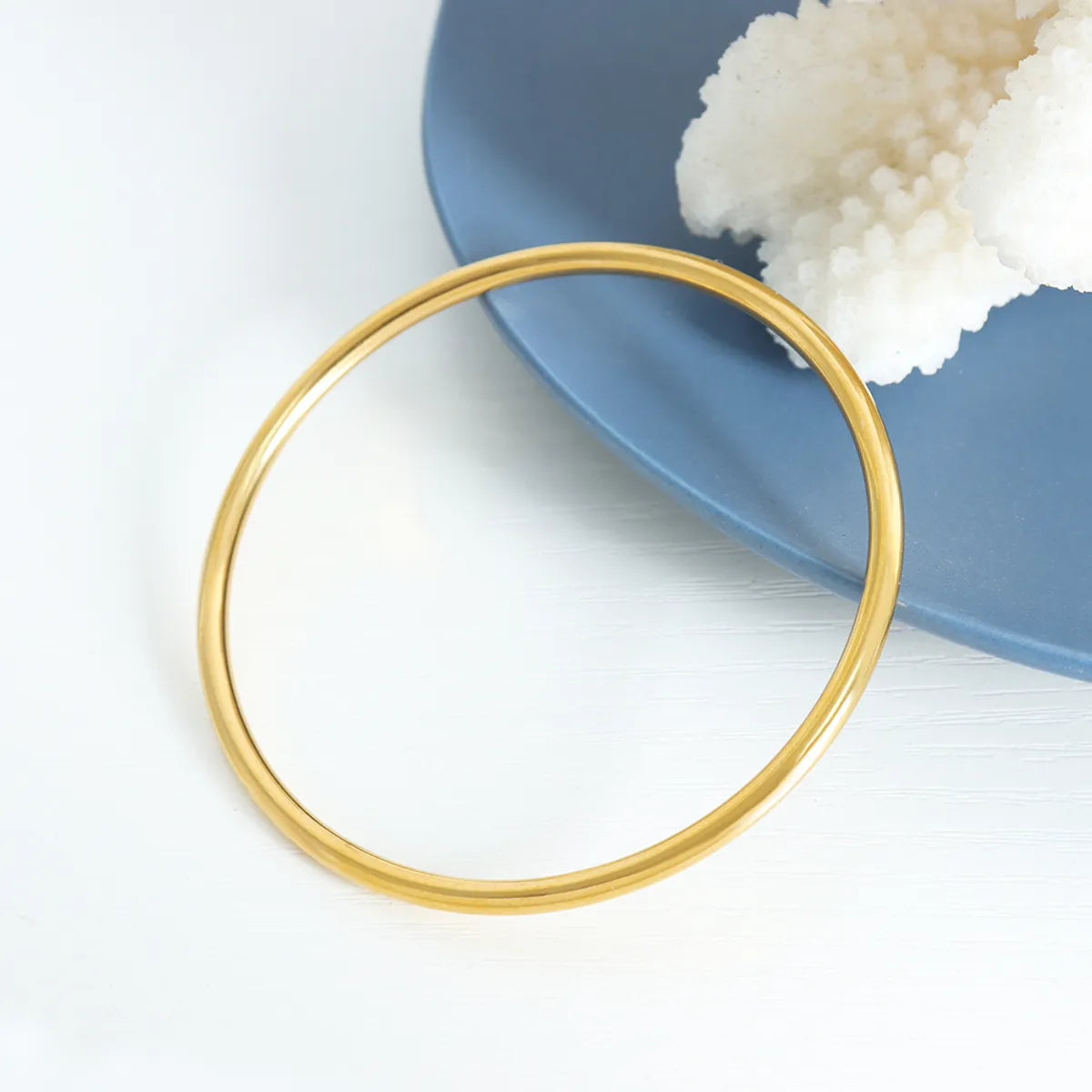 Simple Style Solid Color Titanium Steel Plating 18k Gold Plated Bangle