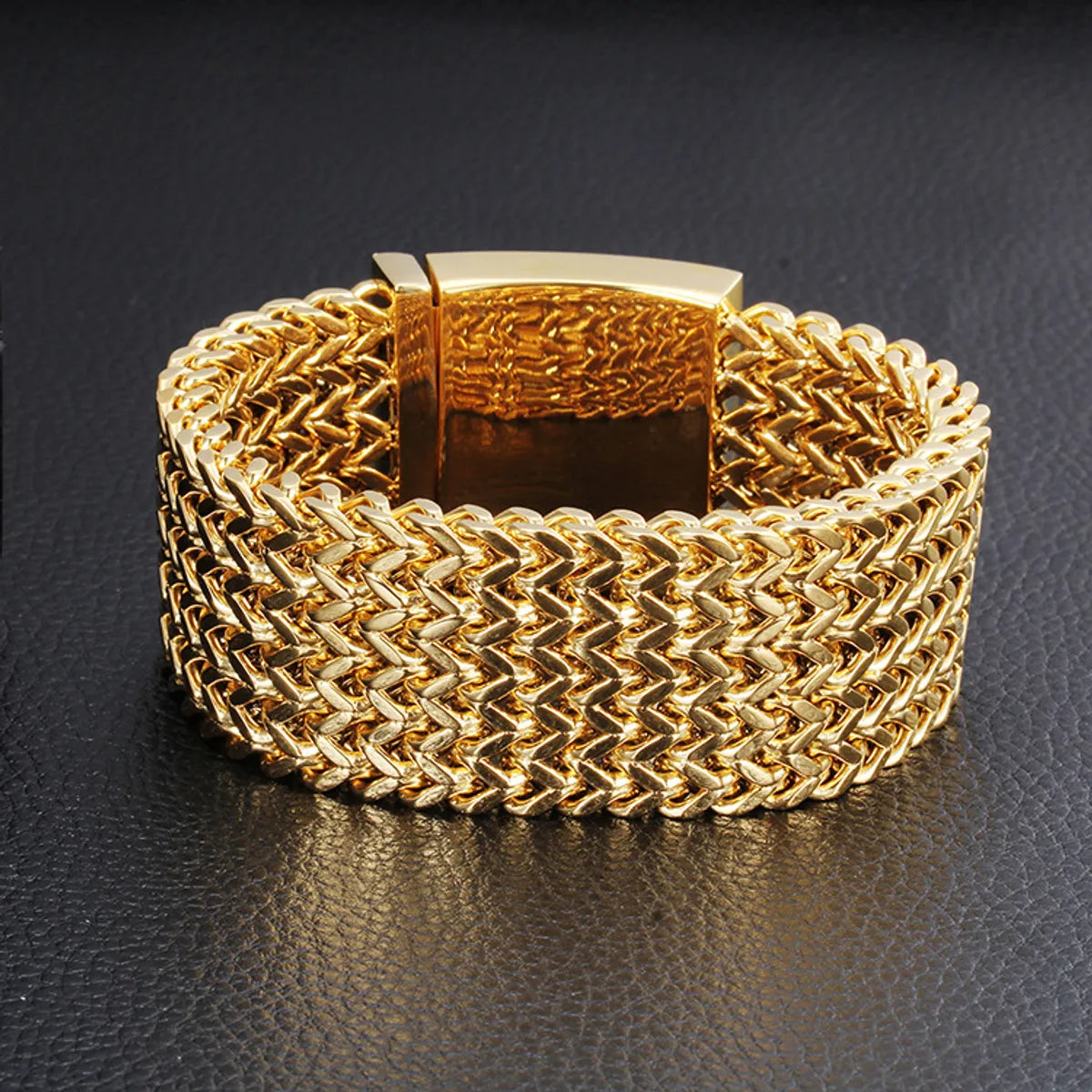 Simple Style Solid Color Titanium Steel Plating 18k Gold Plated Men's Bracelets