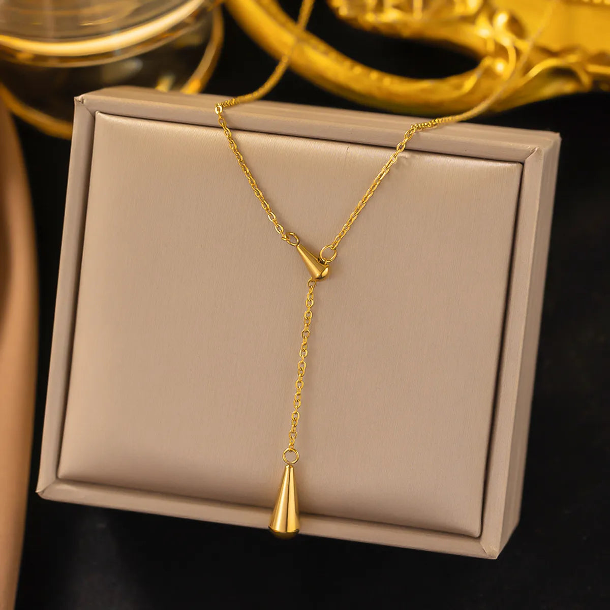 Simple Style Solid Color Titanium Steel Plating 18k Gold Plated Necklace Pendant