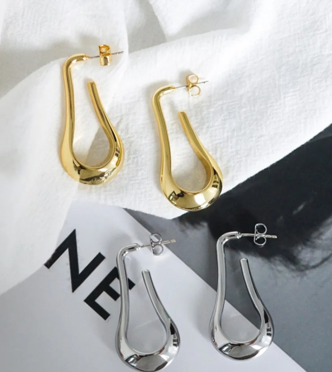 Simple Style Solid Color Titanium Steel Plating Earrings