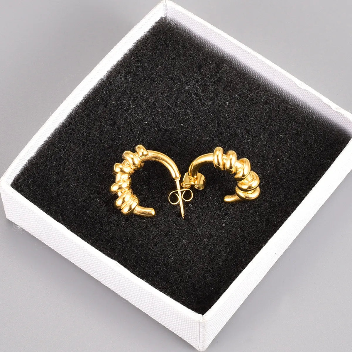 Simple Style Solid Color Titanium Steel Plating Earrings