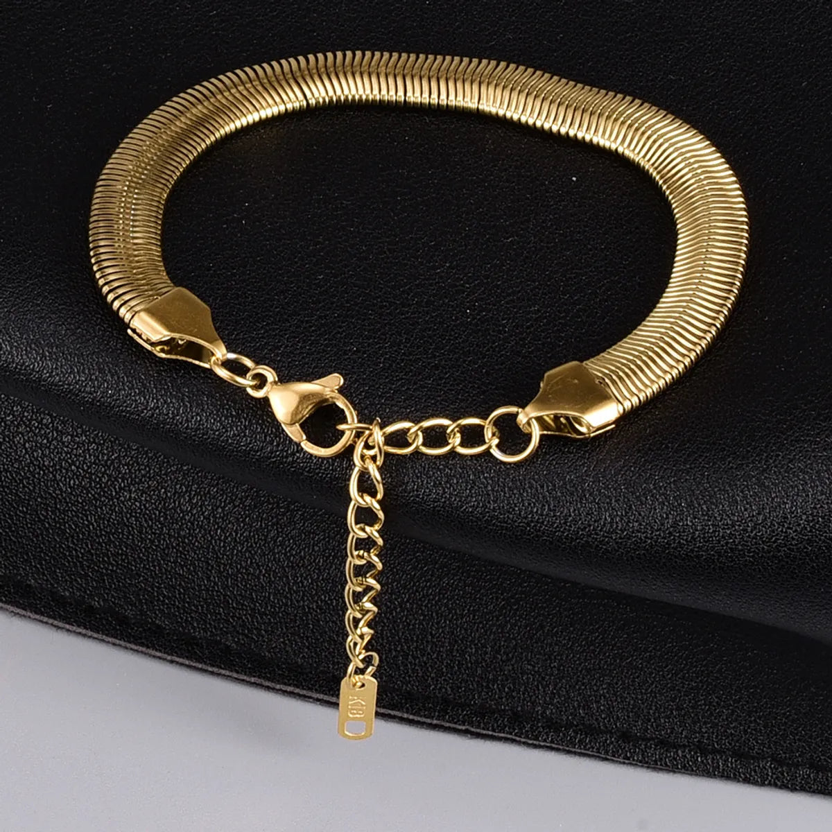 Simple Style Solid Color Titanium Steel Plating Gold Plated Bracelets