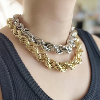 Simple Style Solid Color Twist Alloy Wholesale Necklace