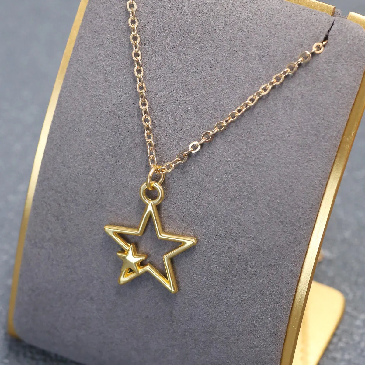 Simple Style Star Alloy Plating Gold Plated Women'S Pendant Necklace