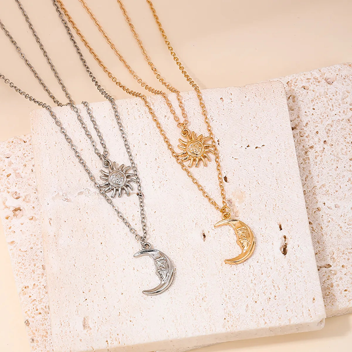 Simple Style Sun Moon Zinc Alloy Unisex Pendant Necklace