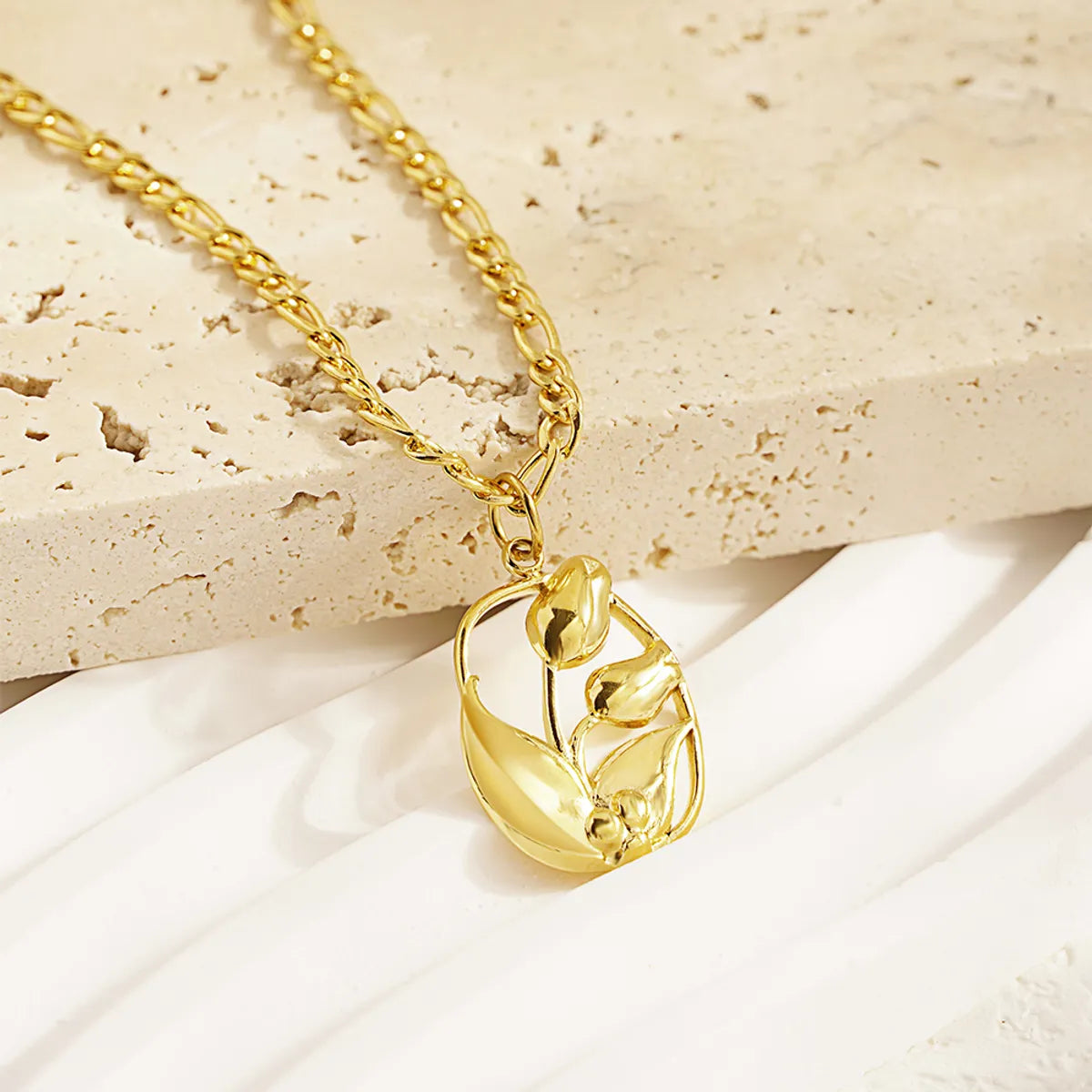 Simple Style Tulip Stainless Steel Plating 18k Gold Plated Pendant Necklace