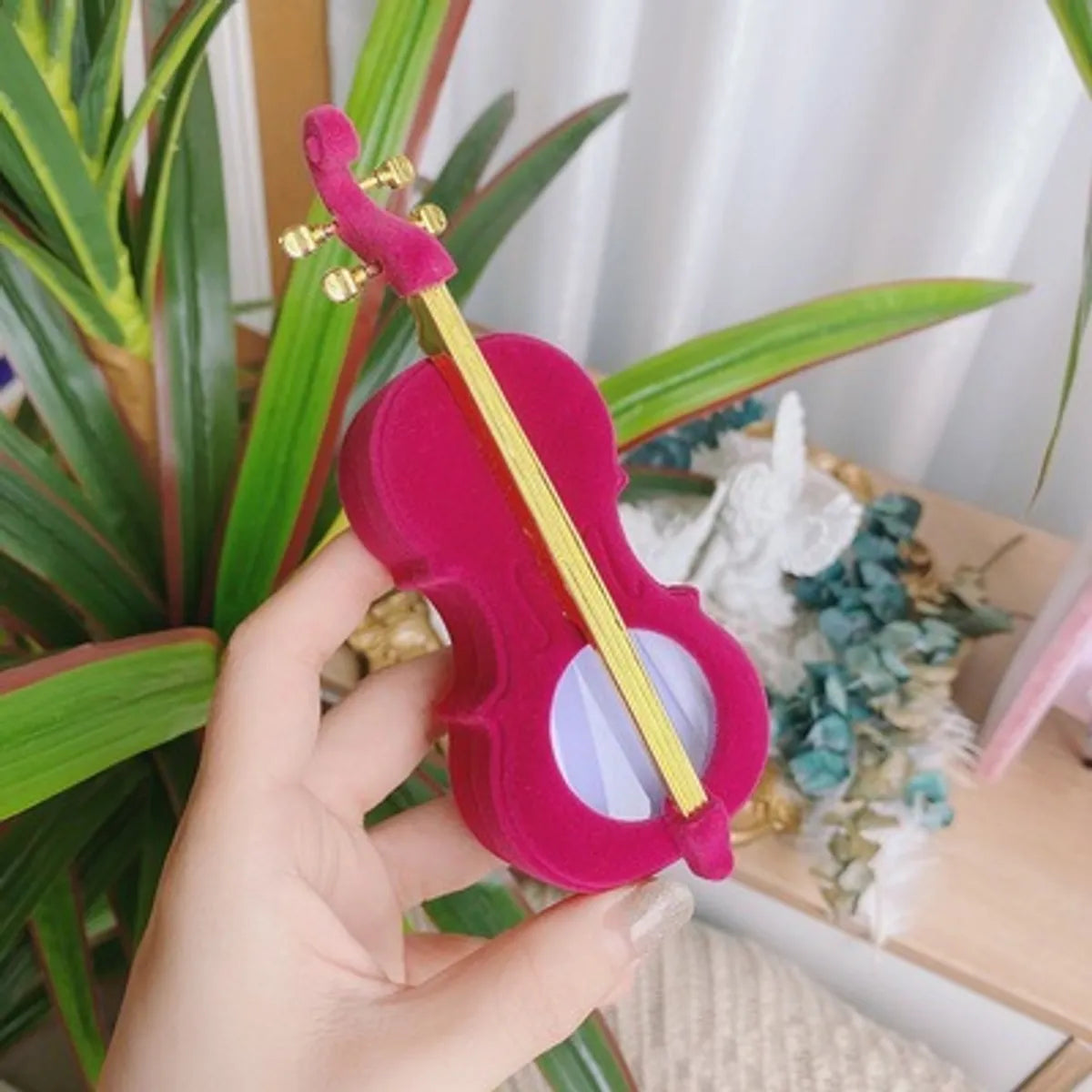 Simple Style Violin Flannel Jewelry Boxes