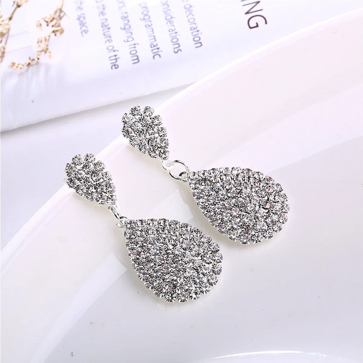 1 Pair Simple Style Water Droplets Inlay Alloy Rhinestones Drop Earrings