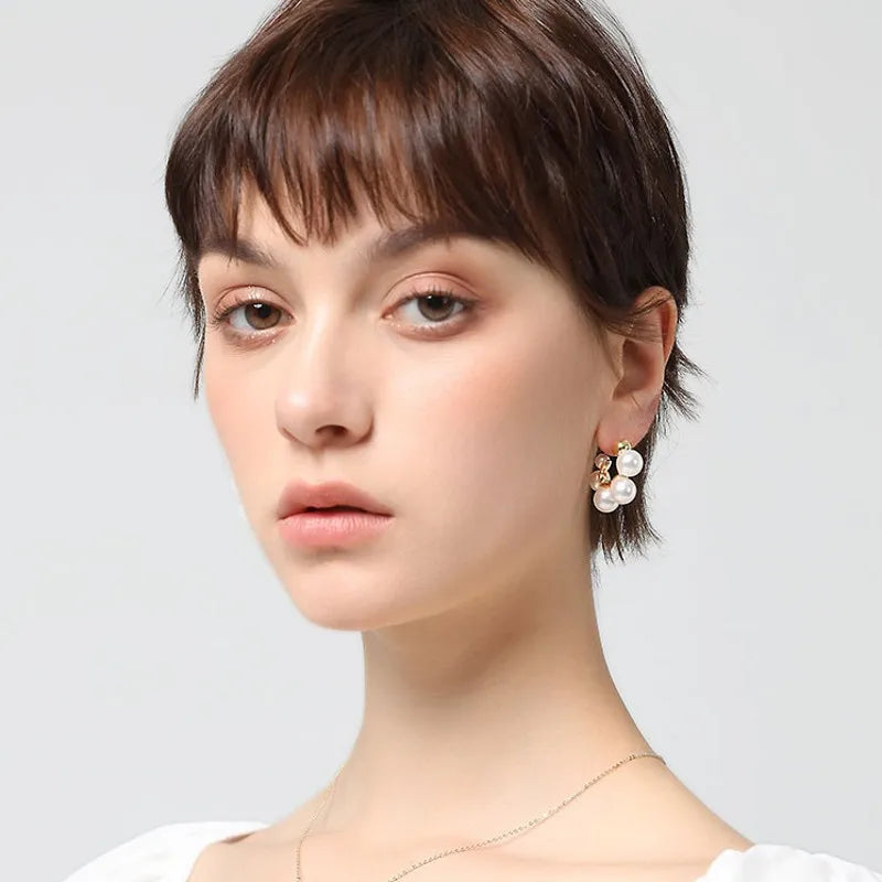 Lady C Shape Inlaid Pearls Alloy Pearl Earrings