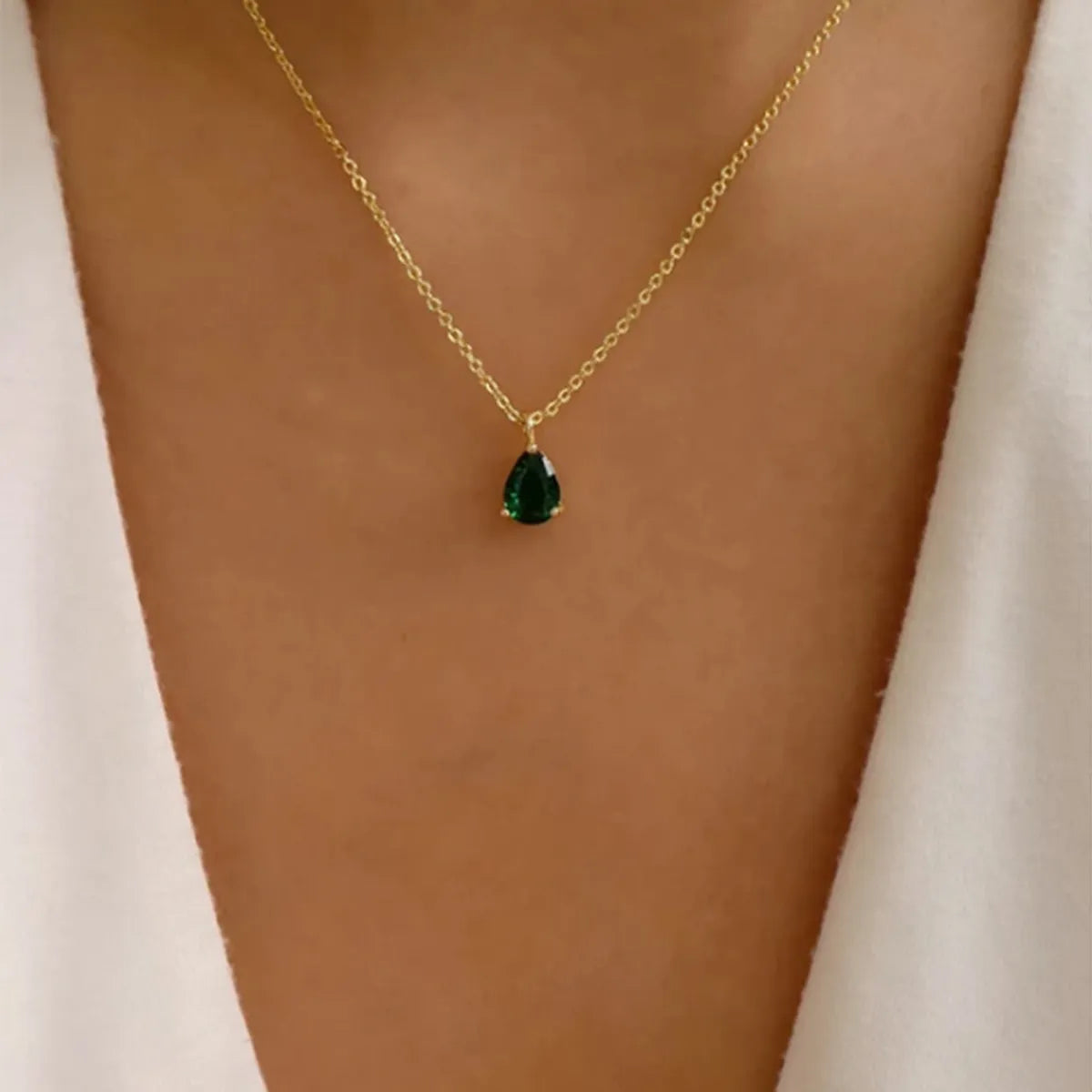 Simple Water Drop Diamond Single Layer Necklace Wholesale