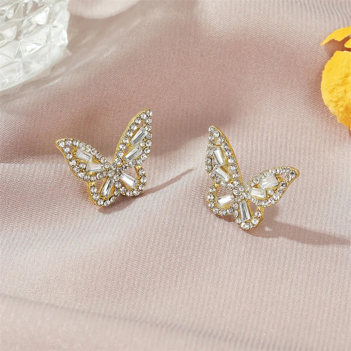 Simple Zircon Butterfly Women's Gentle Ladies Style Crystal Earrings