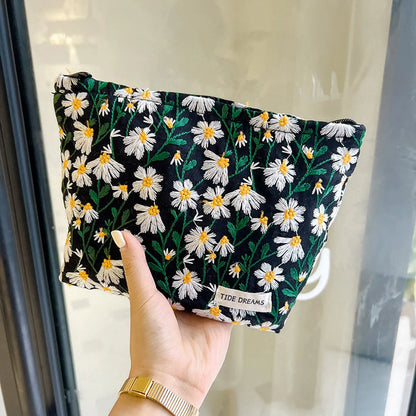 Small Fresh Embroidered Daisy Storage Bag Simple Portable Cosmetic Bag Female Student Artistic Pencil Bag Large Capacity Clutch Bag