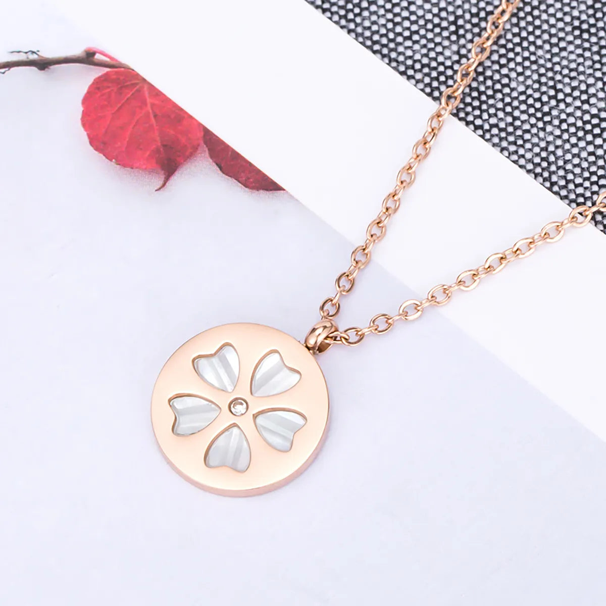 Stainless Steel 18K Gold Plated Rose Gold Plated IG Style Elegant Sweet Flower Petal Polishing Inlay Rhinestones Shell Pendant Necklace