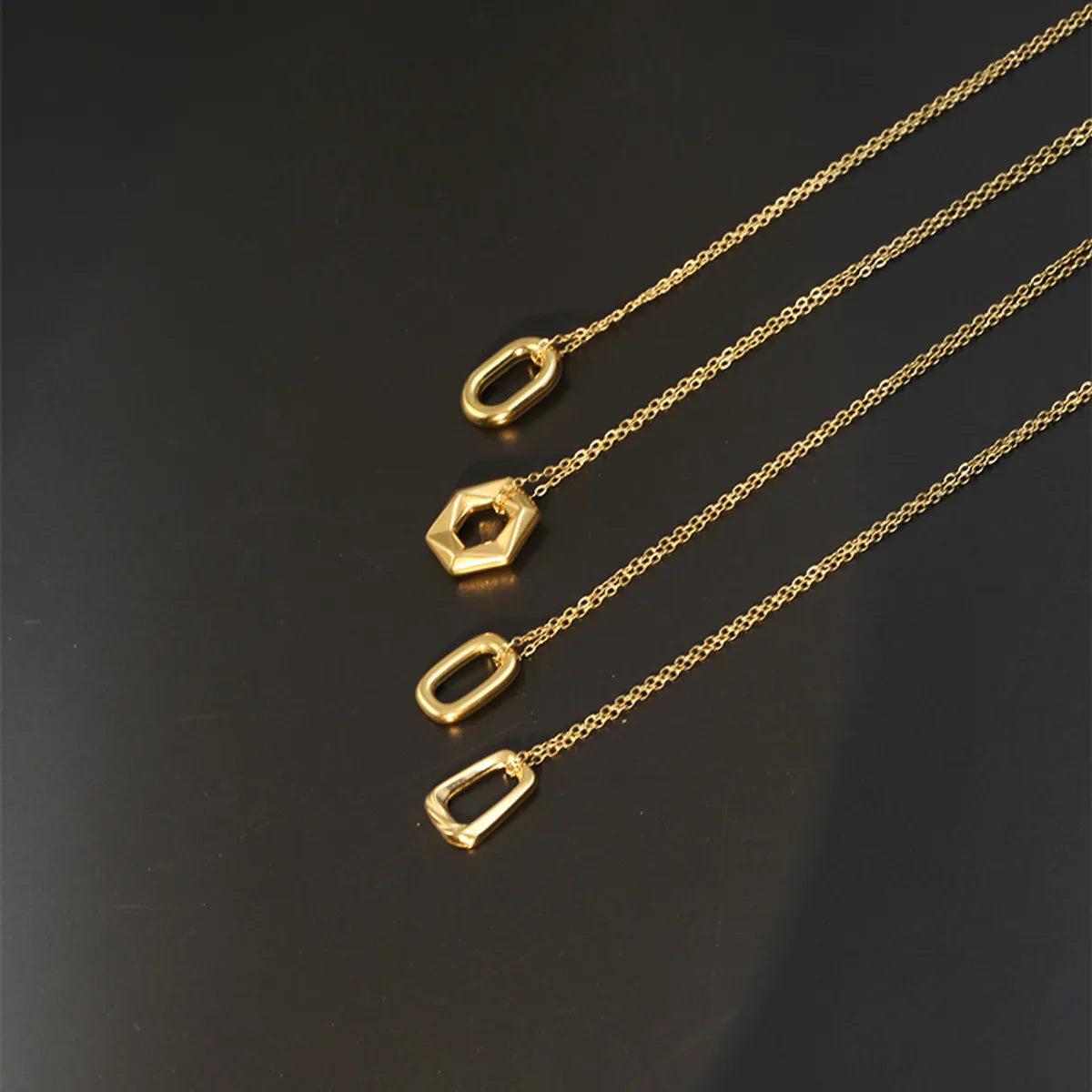 Stainless Steel 18K Gold Plated Simple Style Geometric Pendant Necklace