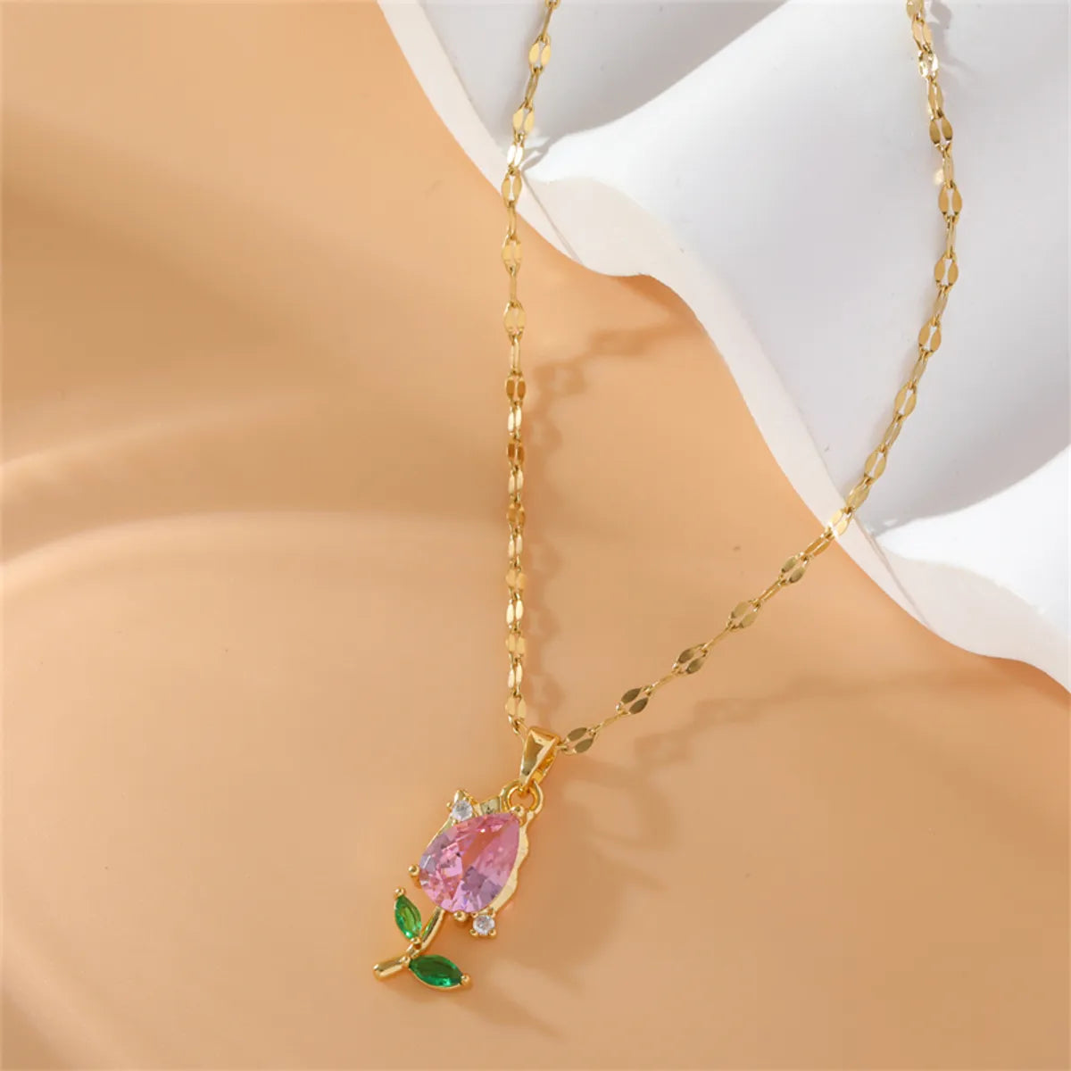 Stainless Steel Copper 18K Gold Plated Simple Style Plating Inlay Flower Zircon Pendant Necklace