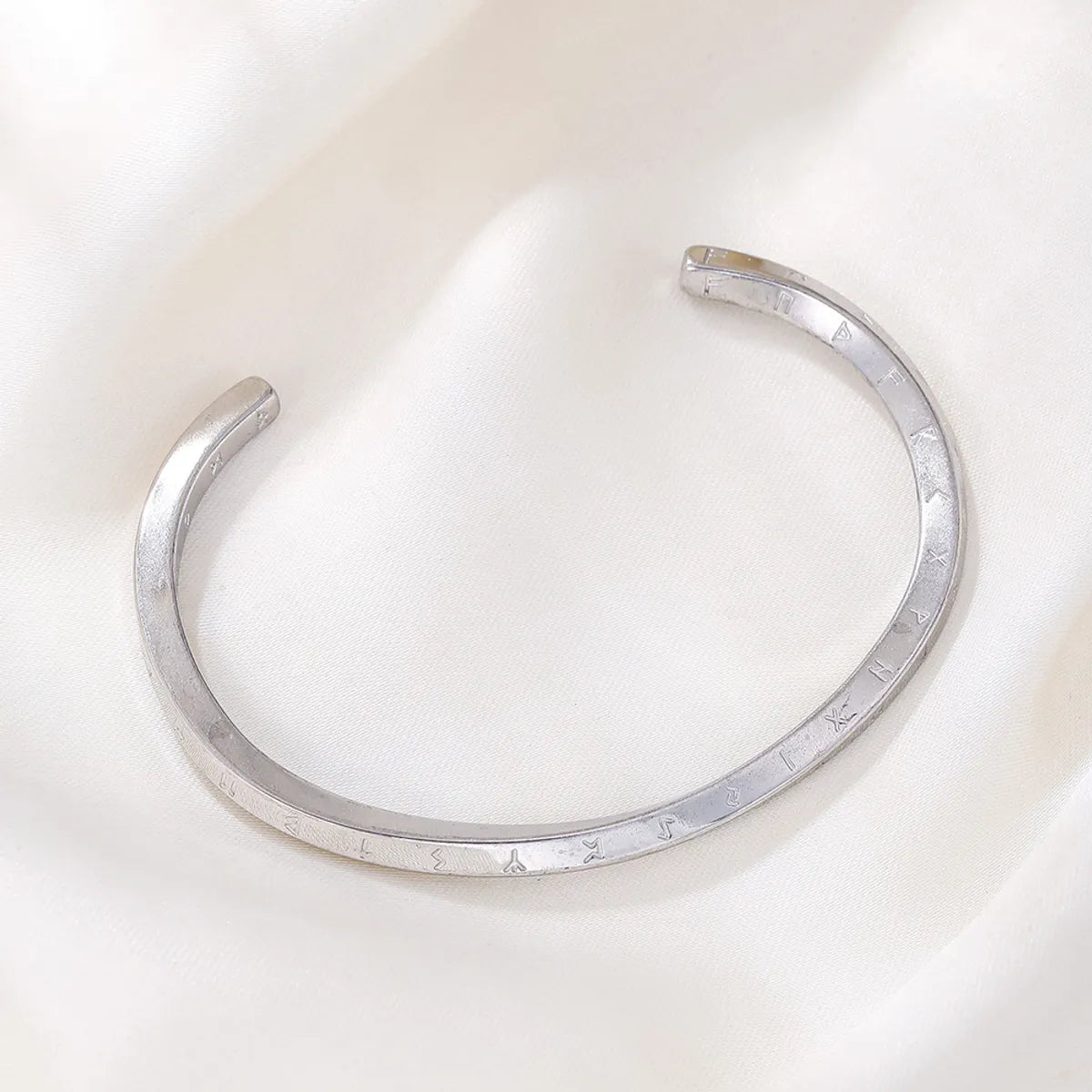 Stainless Steel IG Style Simple Style Roman Style Letter Swirl Pattern Bangle